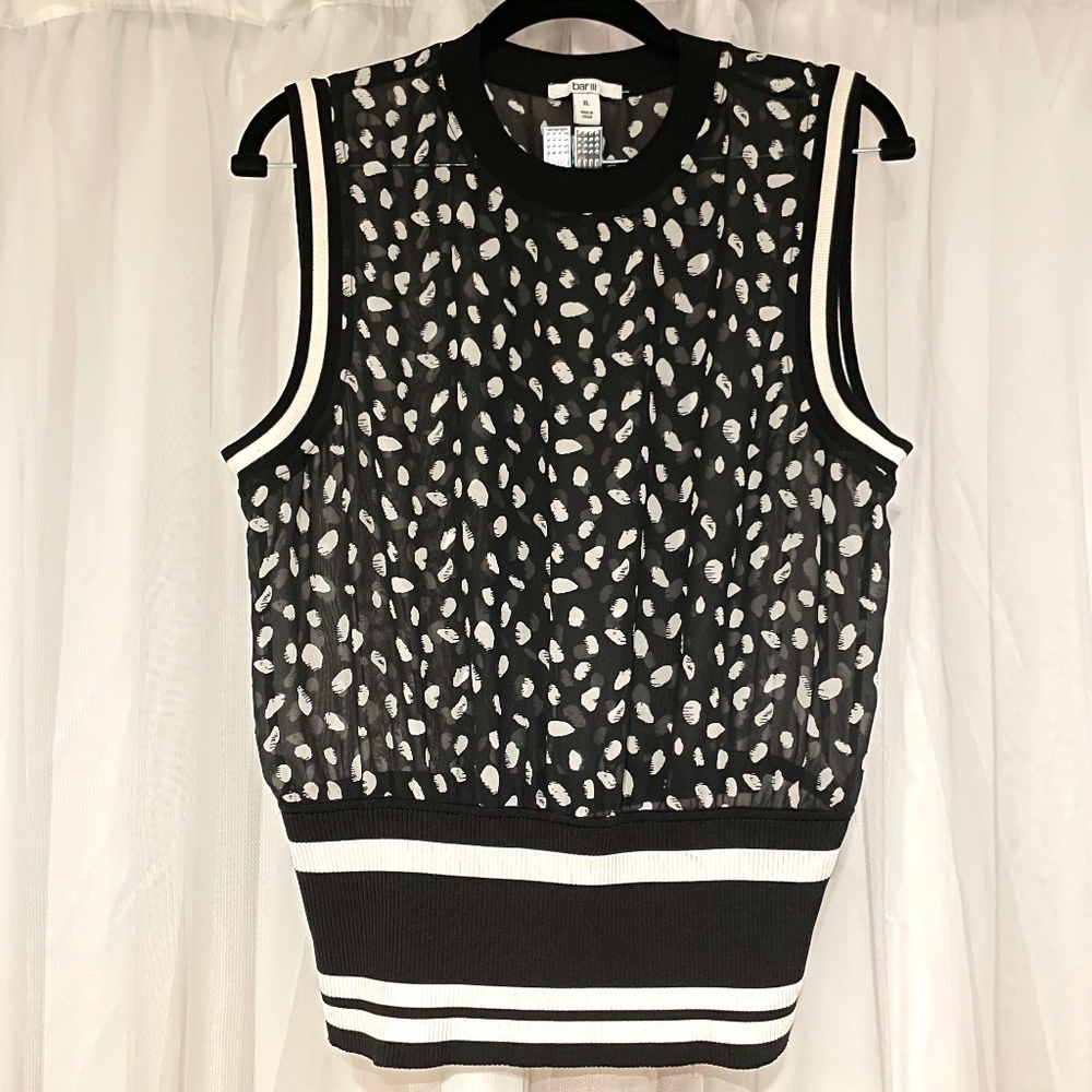 BAR III sleeveless black & white top Sz XL